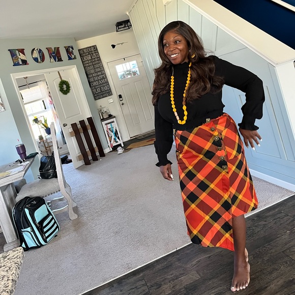 🤎Super cute faux wrap skirt 🤎 - Picture 1 of 3